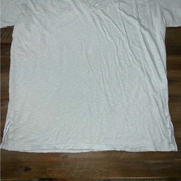 Michael Stars Levi Boyfriend supima cotton slub v neck tee shirt - Picture 5 of 15